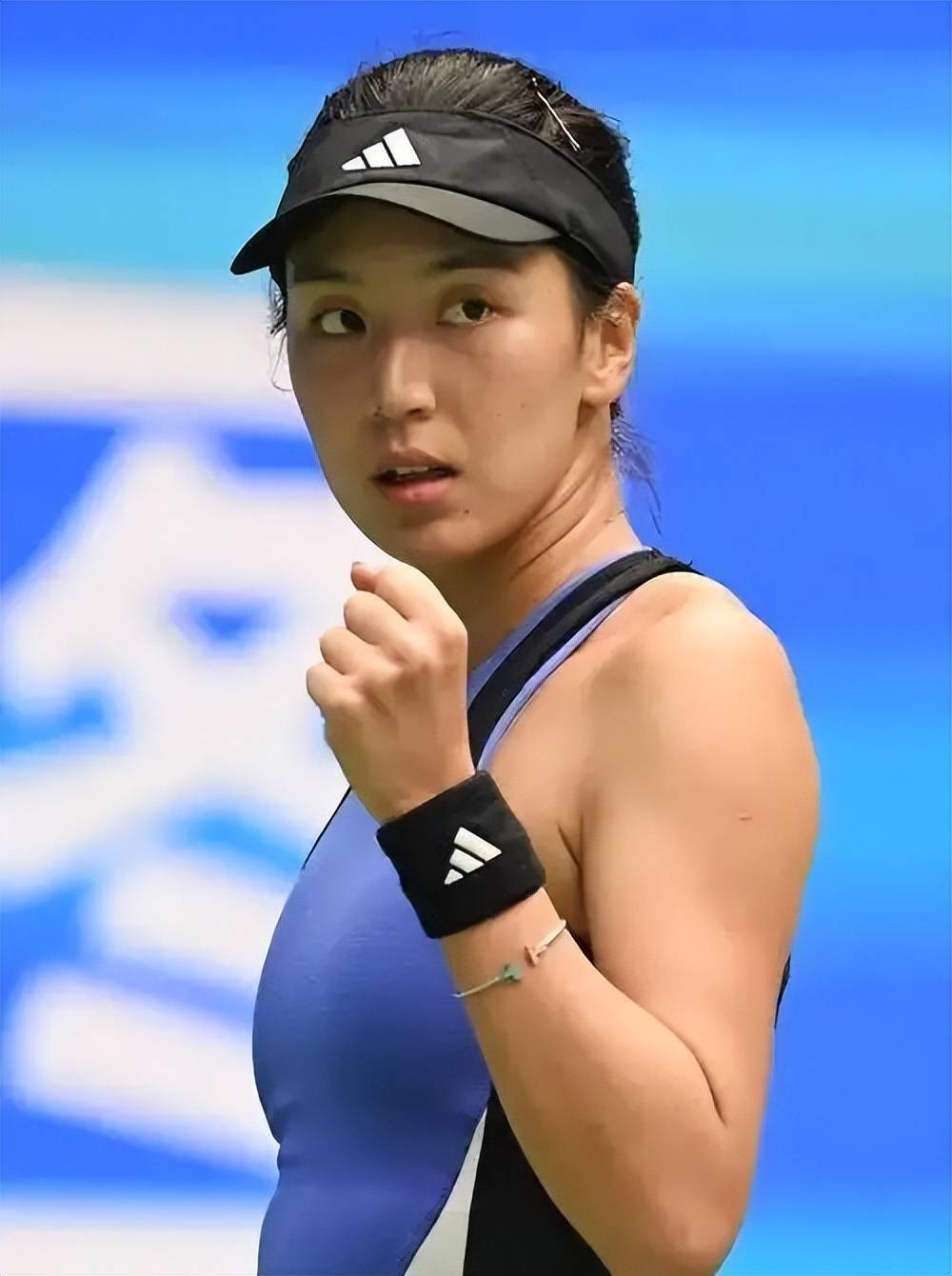 对运动员的 对运动员的