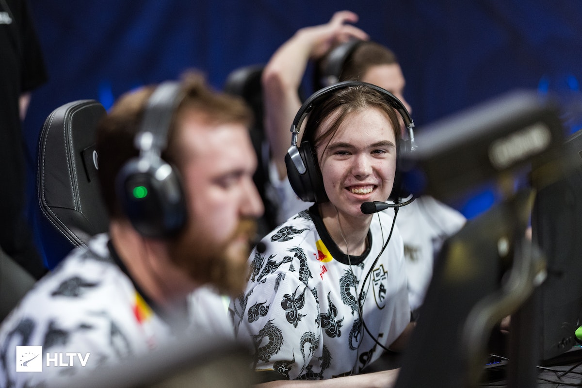 持续施压防 持续施压防